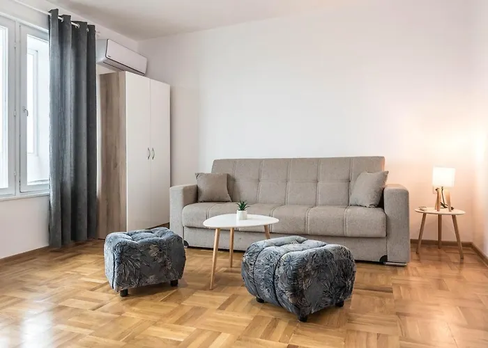 Lägenhet Bright And Comfy Place Varna