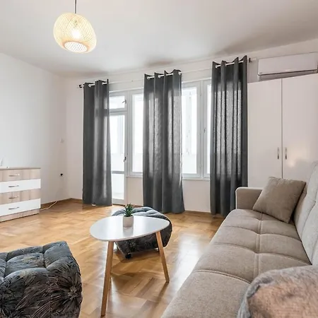 Bright And Comfy Place 公寓 瓦爾納