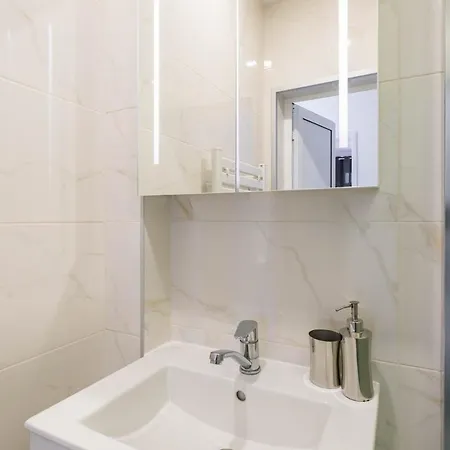 Bright And Comfy Place 公寓 *