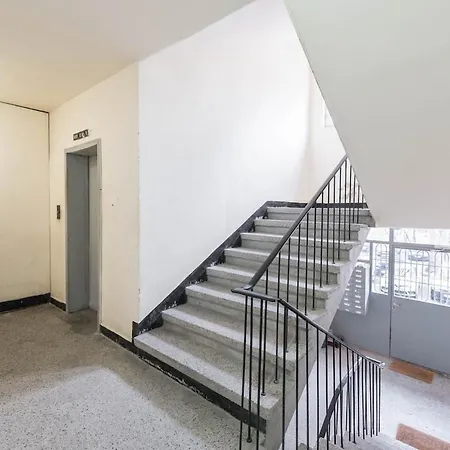 公寓 Bright And Comfy Place *