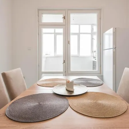 Bright And Comfy Place 바르나