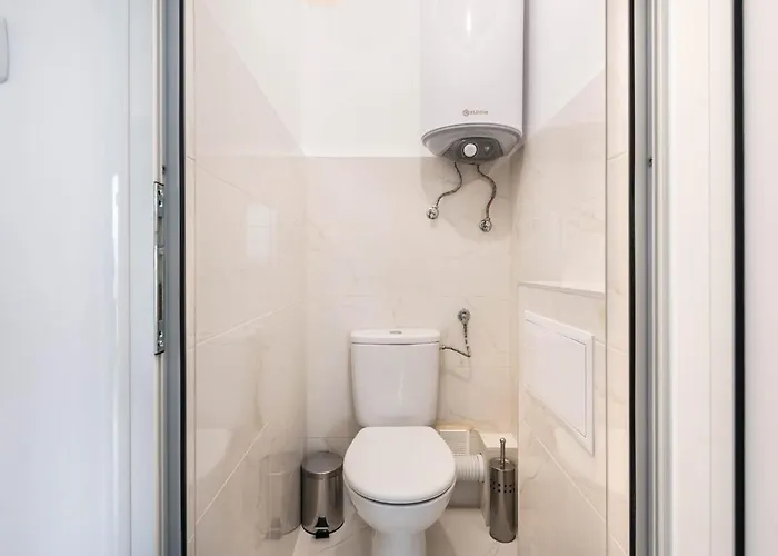 Bright And Comfy Place