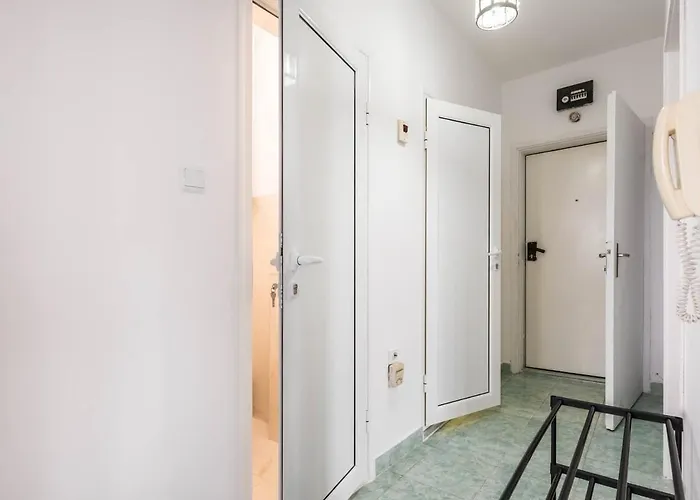 Bright And Comfy Place *