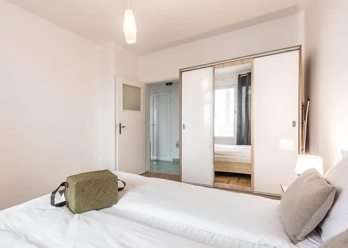 Bright And Comfy Place *