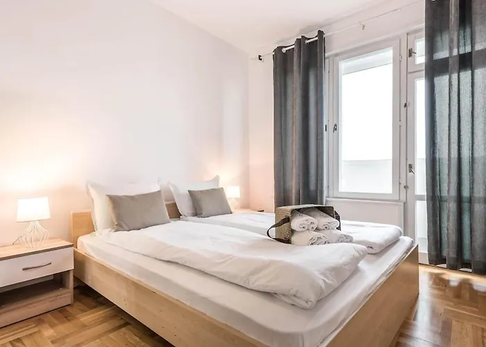 Bright And Comfy Place Apartment Varna