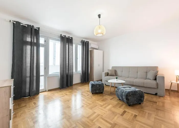 Apartment Bright And Comfy Place